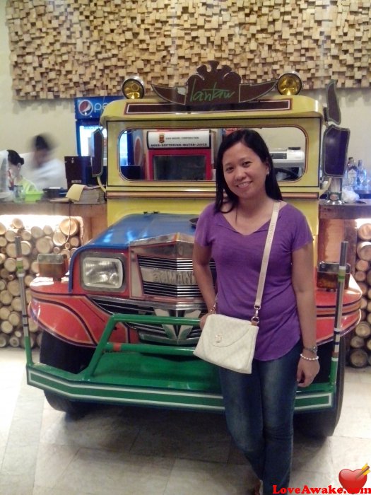 loumarieece Filipina Woman from Cebu