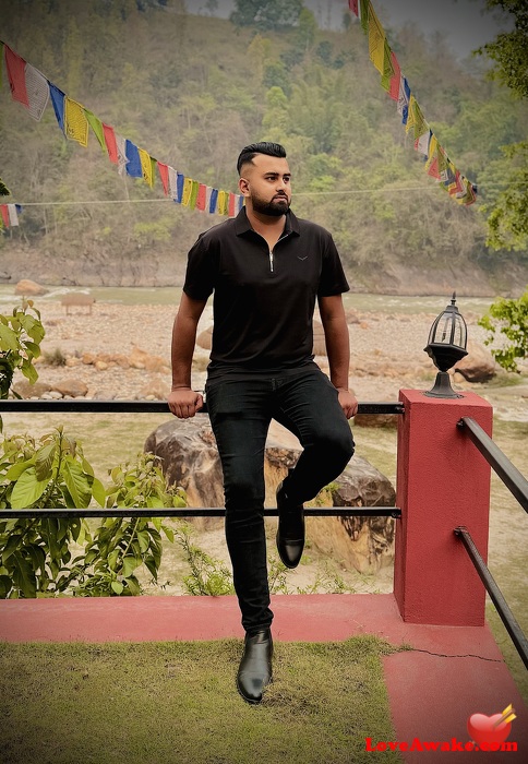 Hit32 Nepali Man from Kathmandu