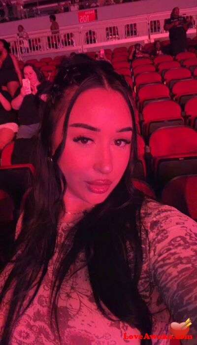 kdreez American Woman from Portland