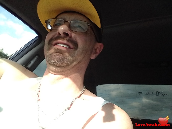 Gbolg311 American Man from Louisville