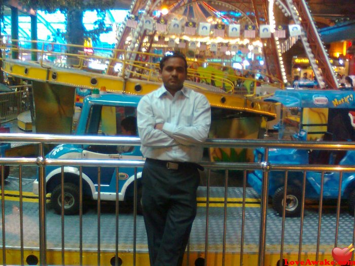 shakilbhatti UAE Man from Dubai