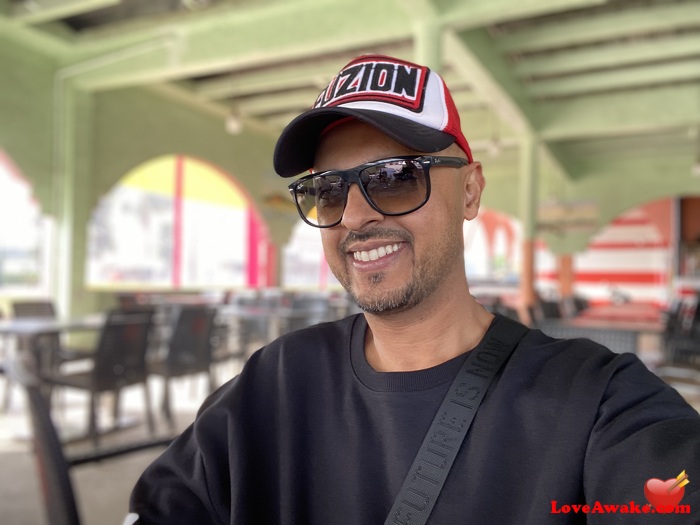 MrSaan Kuwaiti Man from Kuwait