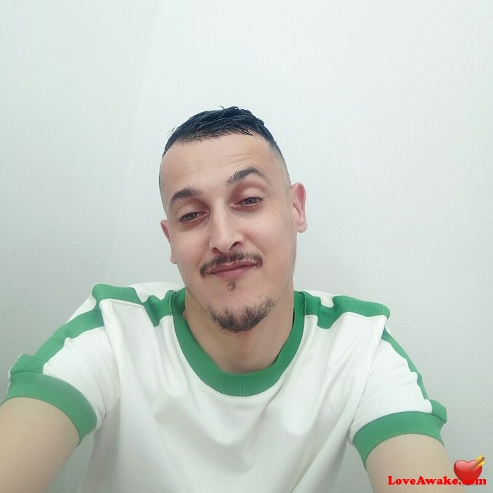 Zakiza Algerian Man from Alger (Algiers)