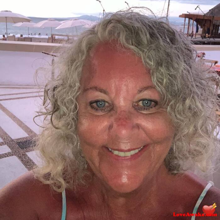 loyalmin American Woman from Bay Hill