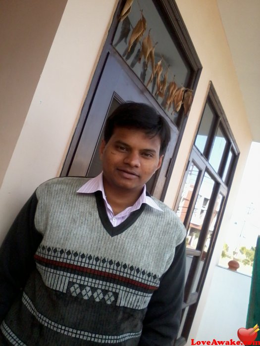 kg88 Indian Man from Meerut