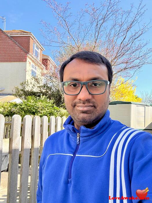 HiruHiru68 UK Man from Worthing
