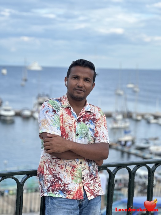 Azudad Maldives Man from Male