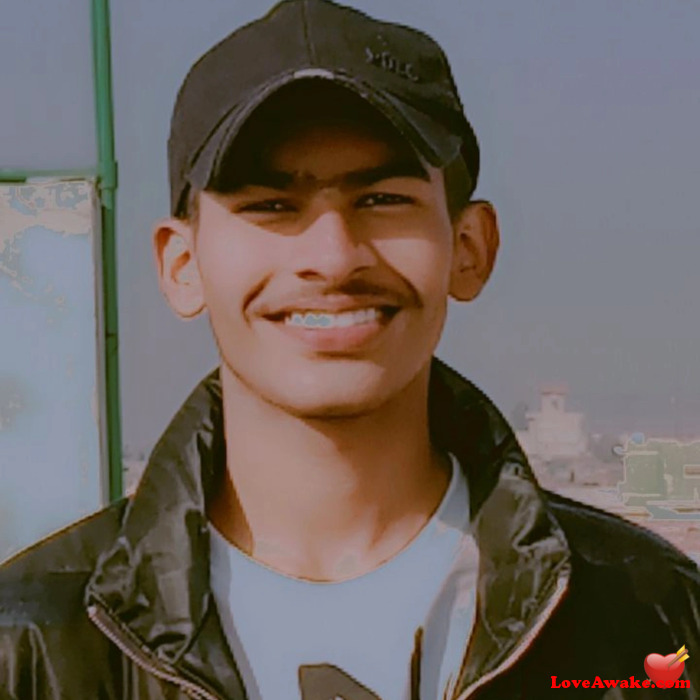 Zainshahkhan Pakistani Man from Lahore