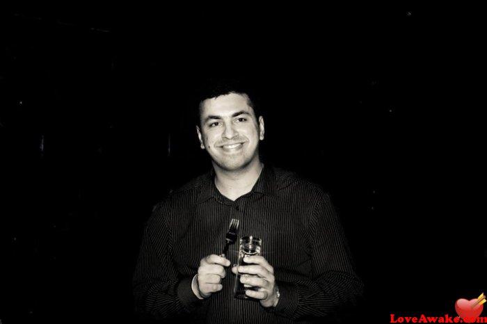 V2R1Luv Indian Man from Mumbai (ex Bombay)