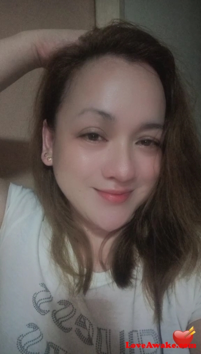 CgRhez Filipina Woman from Manila