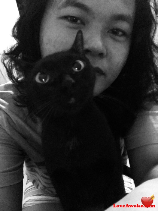 Pippye Filipina Woman from Cavite, Luzon
