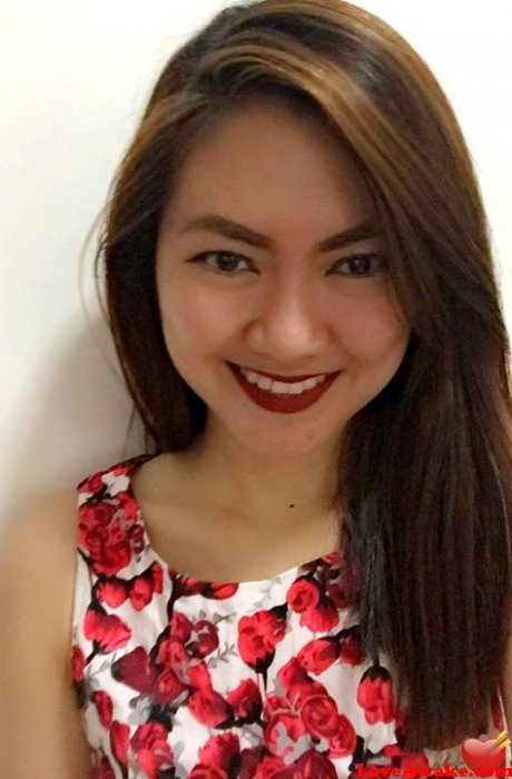 Lesiliane Filipina Woman from Makati