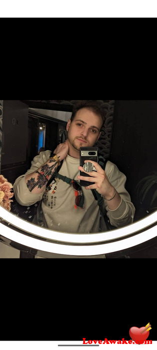 DamienT95 UK Man from Ryde