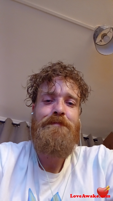 M1chaelc00k UK Man from Flitwick