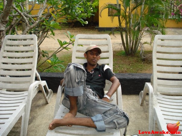 aruna Sri Lankan Man from Colombo