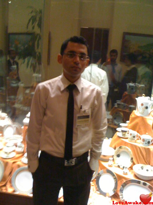 yaseen12 Pakistani Man from Karachi