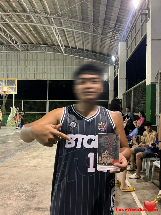 chrolo Filipina Man from Batangas, Luzon
