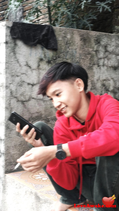 whyu12 Indonesian Man from Jayapura, Irian Jaya