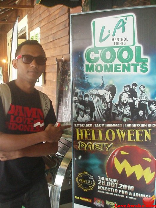 jozzi Indonesian Man from Surabaya