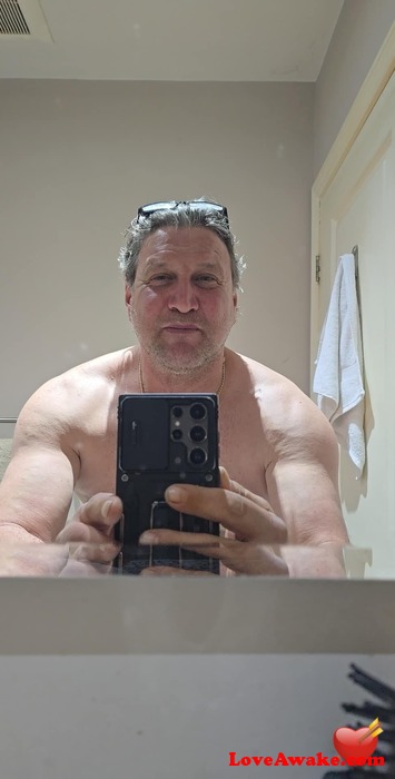 Isateanuff Canadian Man from Toronto