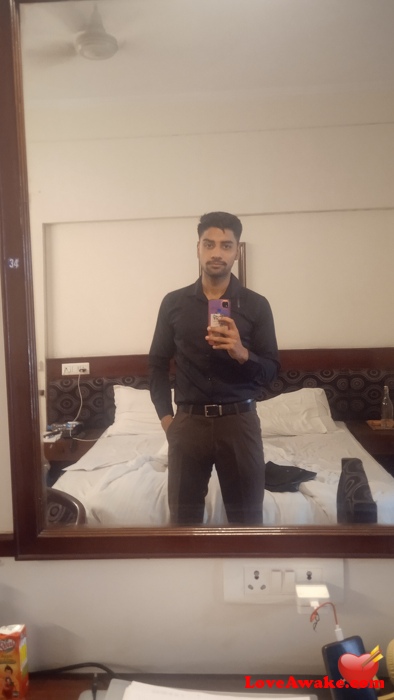 Jaat38 Indian Man from Allahabad