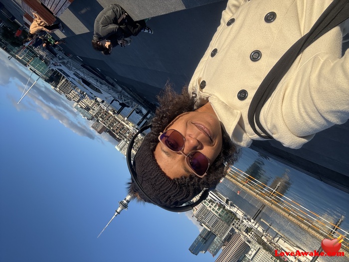 Clo974 New Zealand Woman from Paihia