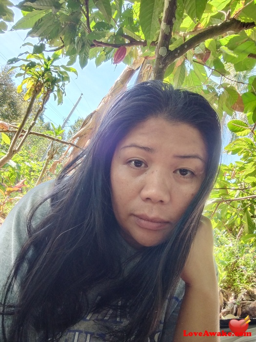 Beautipoor Filipina Woman from Manila