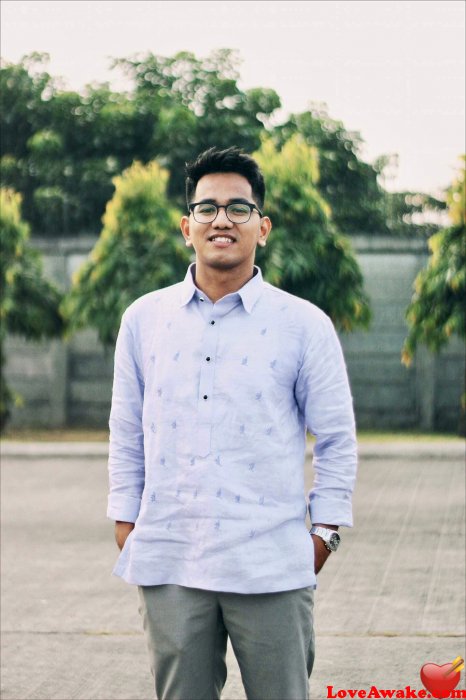 Robi13 Filipina Man from Pasig/Manila
