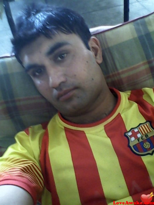 zeshanaaa Pakistani Man from Islamabad