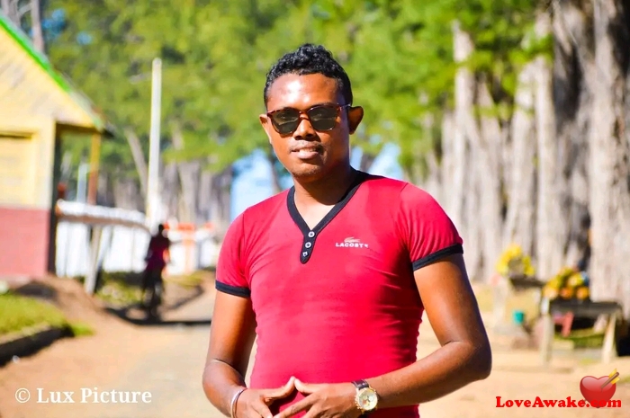 TamarLux Madagascar Man from Manakara