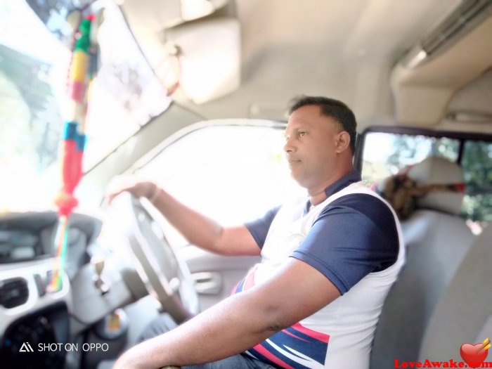 Kajb Sri Lankan Man from Kandy