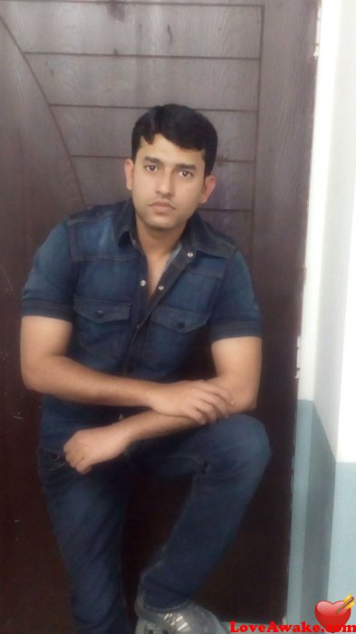 WAQAS24 Pakistani Man from Karachi