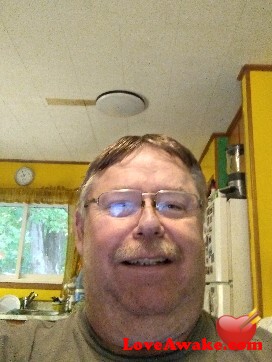 kissingyou Canadian Man from Barrie