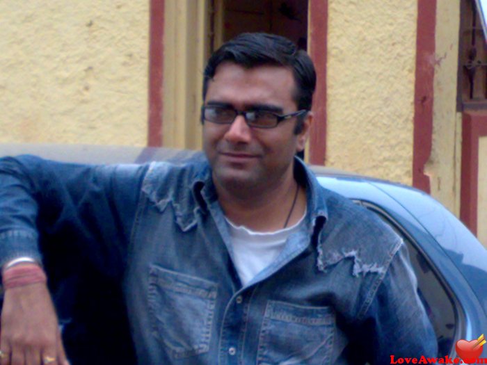 millionairee Indian Man from Mumbai (ex Bombay)