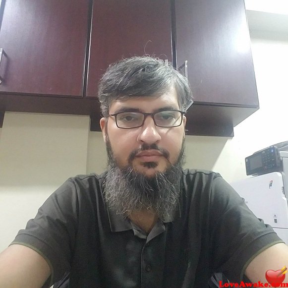 t3nd3rl0v Pakistani Man from Karachi