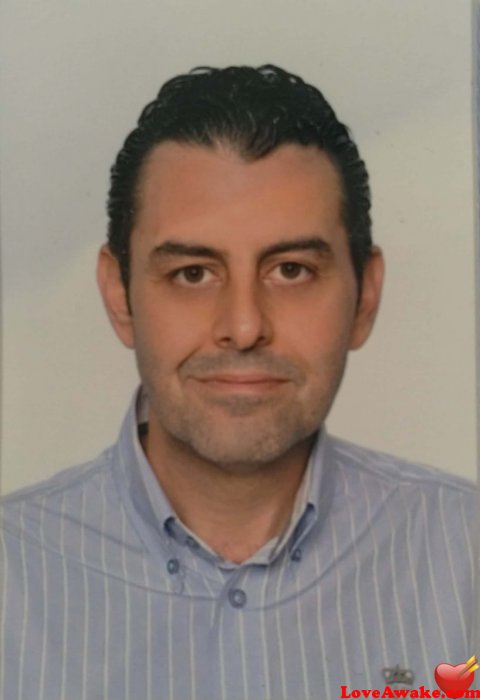 Faisalselim Egyptian Man from Cairo = El Qahira (= Cairo)