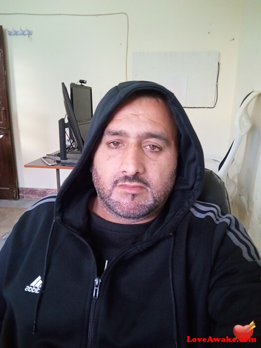 Y451R9710 Pakistani Man from Mirpur/AJK