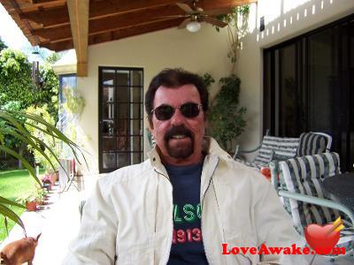 sandnseaking American Man from Las Vegas