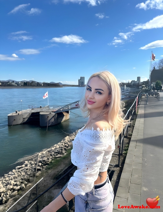 Jul11a Ukrainian Woman from Kiev