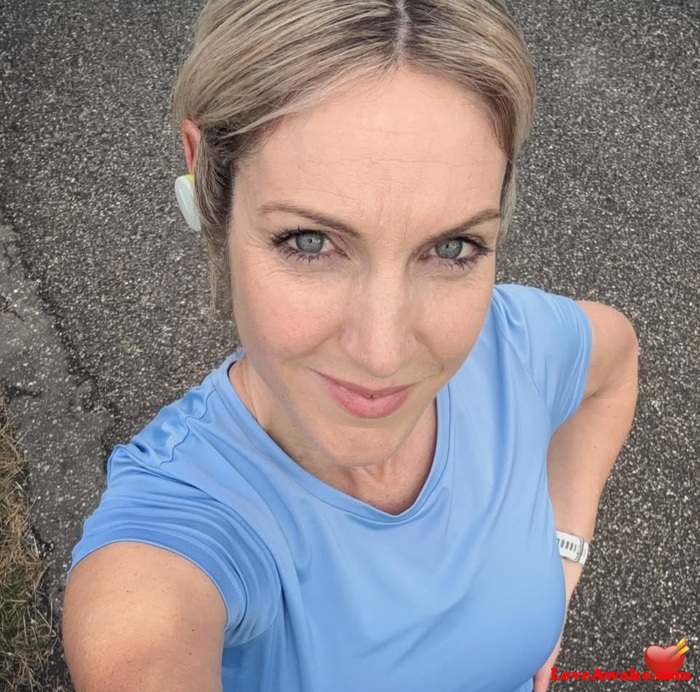 floweyrun Australian Woman from Brisbane