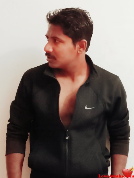 Akee400 Indian Man from Pune