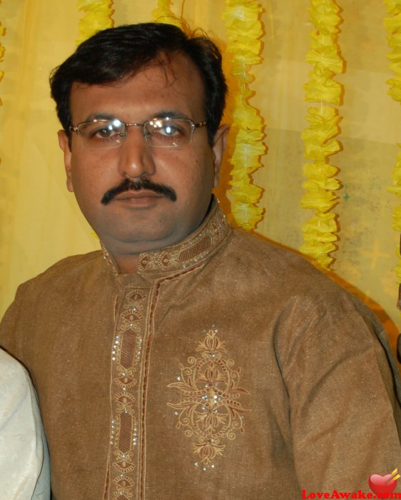 microlink Pakistani Man from Lahore