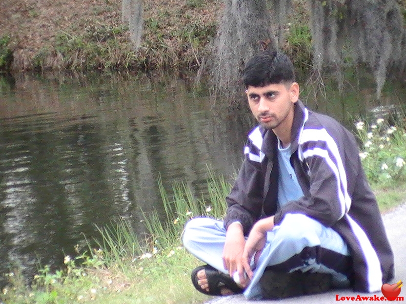 delta413 Pakistani Man from Karachi