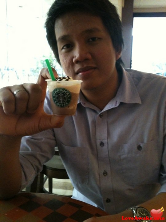 Paengski Filipina Man from Manila