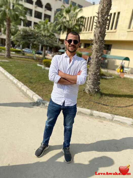 elbatl Egyptian Man from Cairo = El Qahira (= Cairo)
