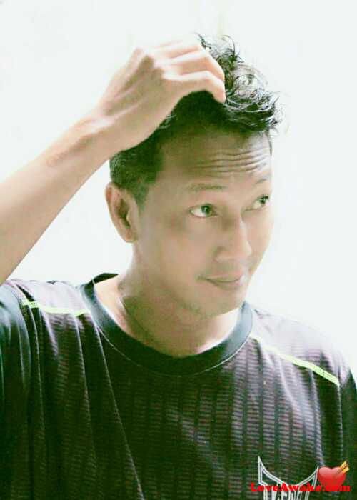 o8s83ooggo36 Indonesian Man from Jakarta, Java