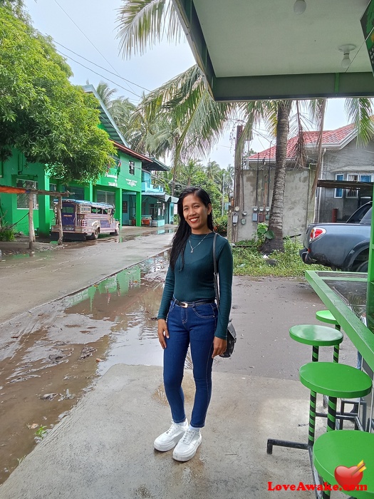 Slimymom25 Filipina Woman from Queson/Siain