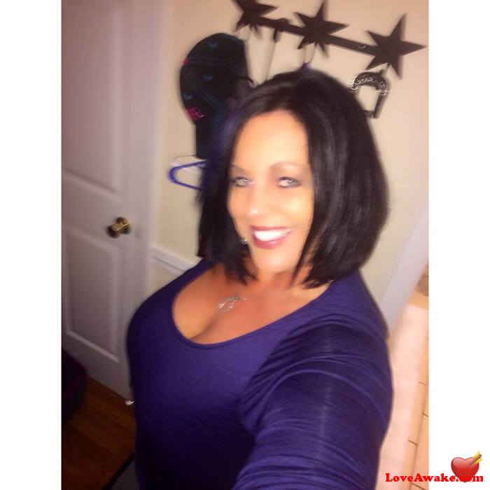 angiew2 American Woman from Nashville