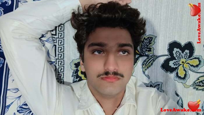 Mominkhan28 Pakistani Man from Rahim Yar Khan