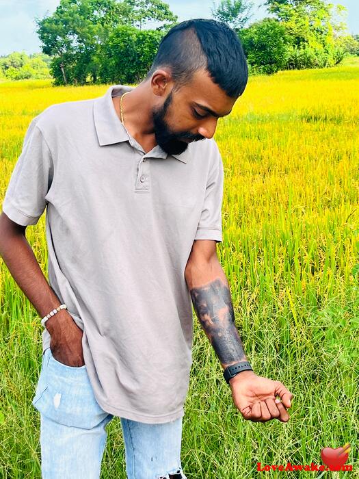 Senux17 Sri Lankan Man from Colombo